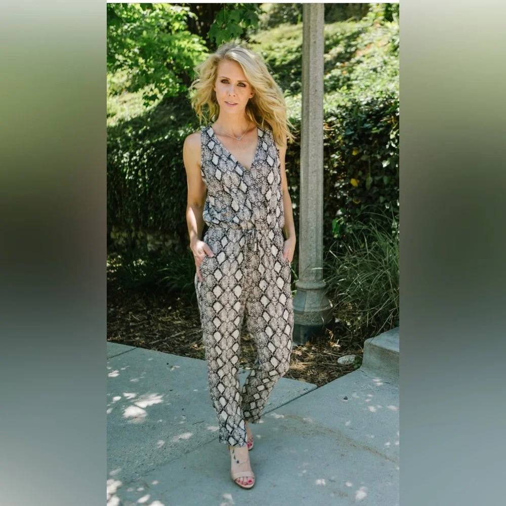 Veronica one piece jumpsuit! - Picture 7 of 10